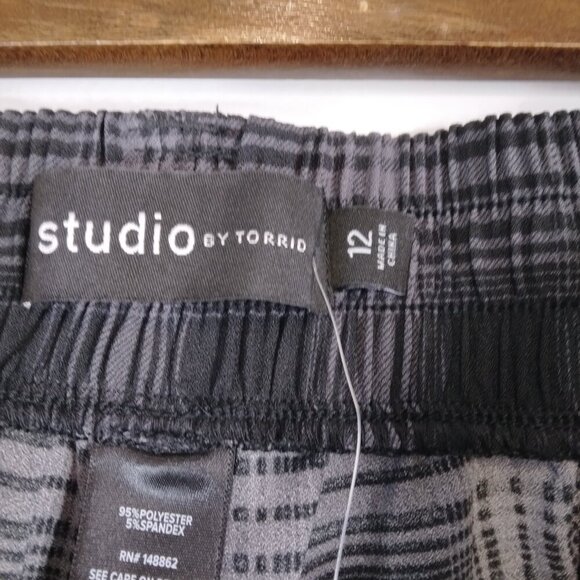 NWT Torrid Wide Leg Studio Stretch Crepe High Rise Shadow Plaid Pants Size 12 - Picture 11 of 14